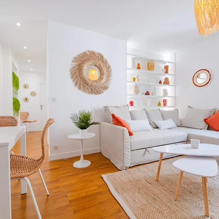 Stunning Flat In דירה *