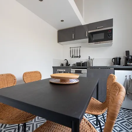 Stunning Flat In דירה פריז