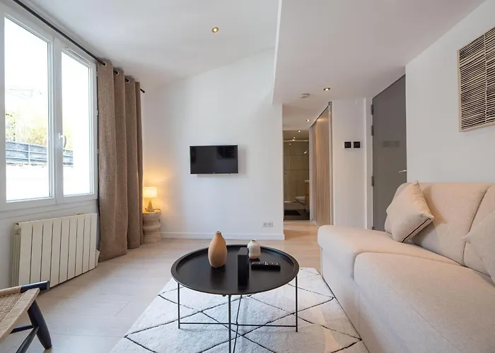 Stunning Flat In *