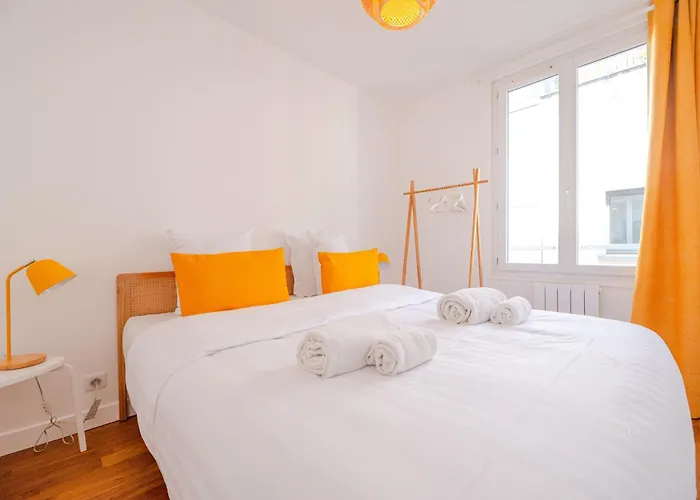 Stunning Flat In Apartment *